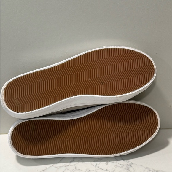 Lucky Brand Gray Leather Sneakers - Picture 9 of 9